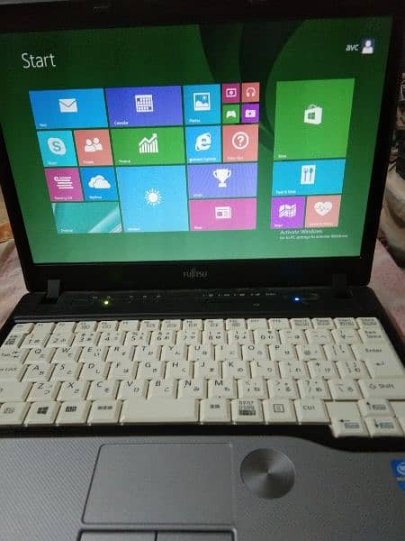 fujitsu corei 3 labtop japan made very good conditions 0