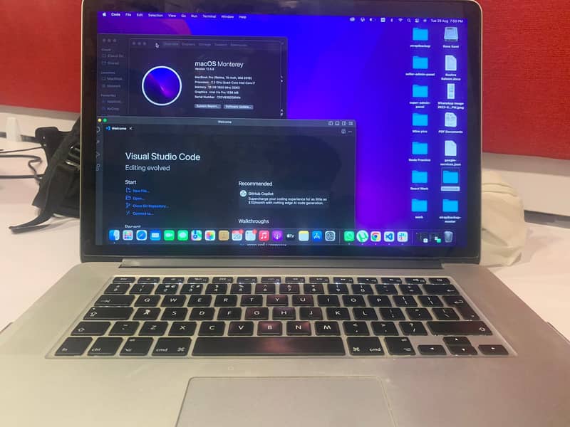 Apple macbook pro 2015 15 inch 0