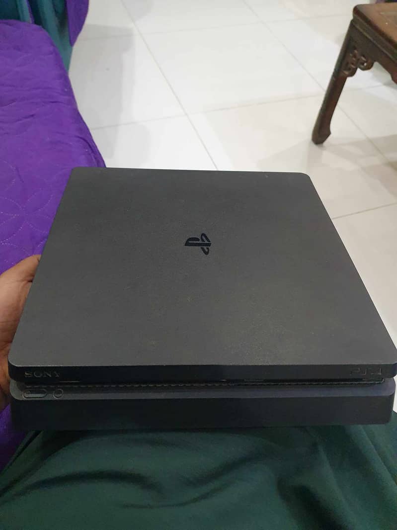 Playstation 4 Slim (1TB With Box) 0