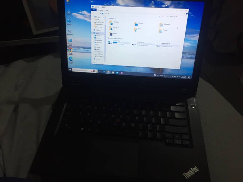 Sale 12% 32k Wala 28k Mai Lenovo Lapto Core i3 4th Genration 64 bit 7