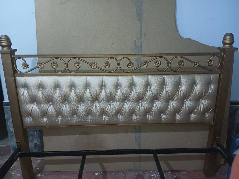 good working bed sofa set dressing table+table 4