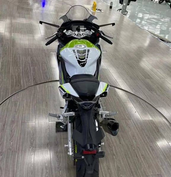 Ducati 400cc 11