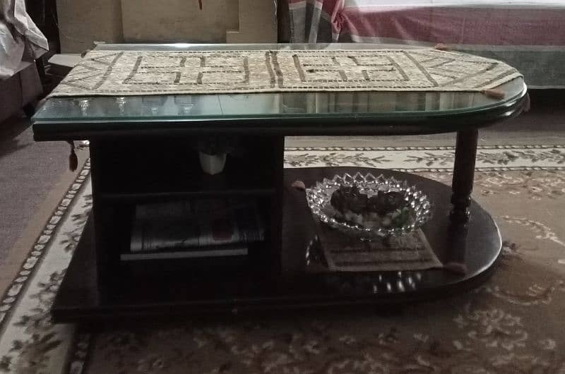 center table in good condition 2