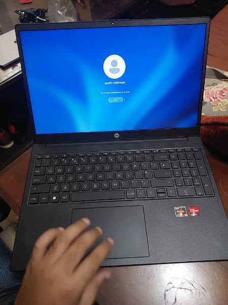 HP Laptop 15-fc0514sa 0
