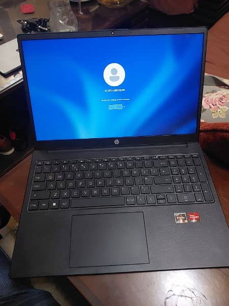 HP Laptop 15-fc0514sa 1