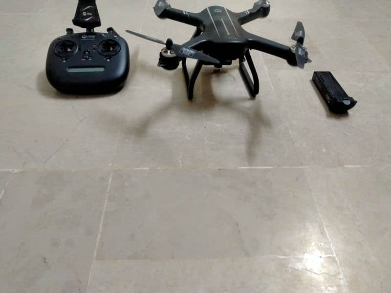 Dron HS 700 4
