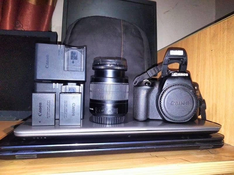 DSLR Canon EOS200d With dual lens 18-55 3