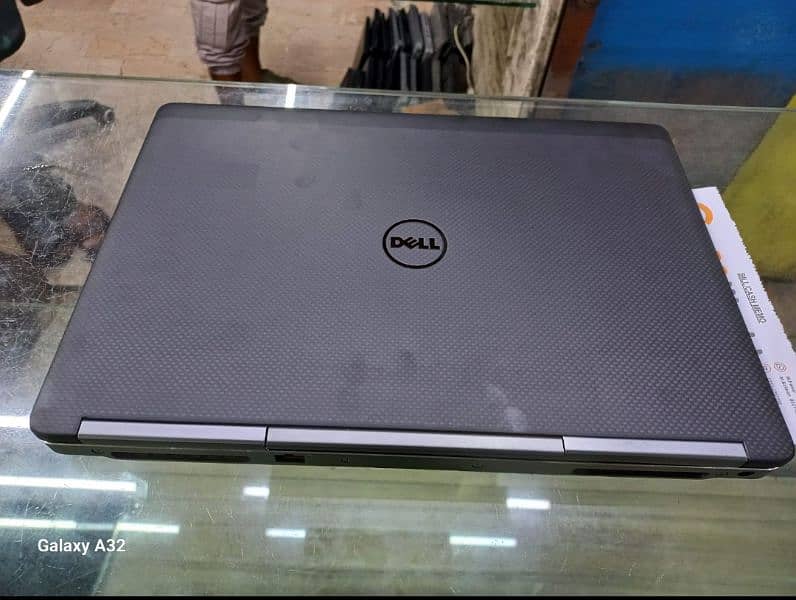 Dell precision 7520 most powerful workstation intel Xeon @ PC WORLD 1