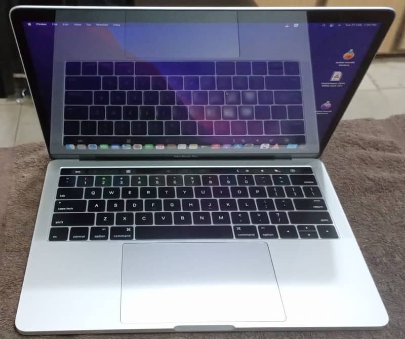 MacBook Pro 2016 Core i5 13 Inch Touch Bar 6