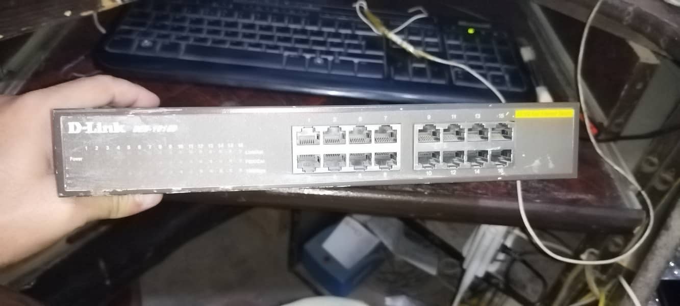 D-Link 16 Port Desktop Switch - Des-1016D 1