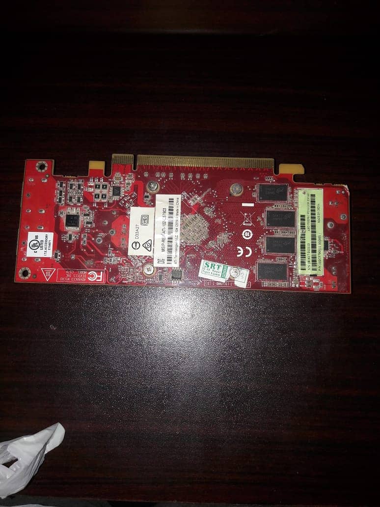AMD Firepro W2100 (2GB) 1