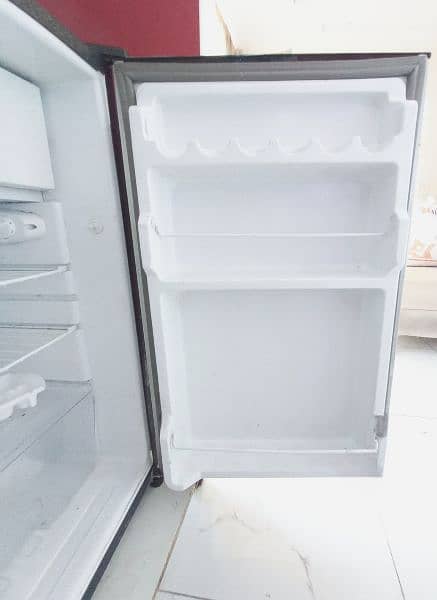 Dawlance small fridge Single door 1