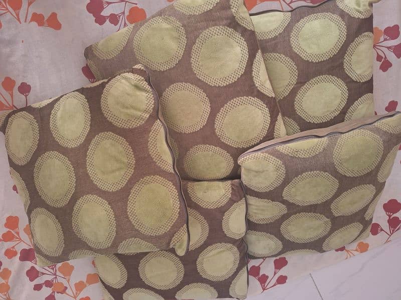cushion cover with filling 3