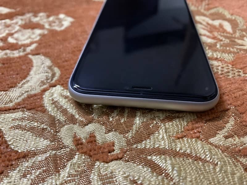 iphone 11 64GB non pta with Box 2