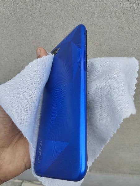 Realme C2 3GB/32GB Blue Diamond Cut Slim Sleek Design 1