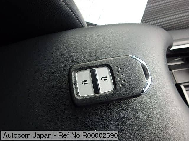 Honda Vezel Z Sensing, Pearl White 2016 Model Dec 21 Import unregister 16