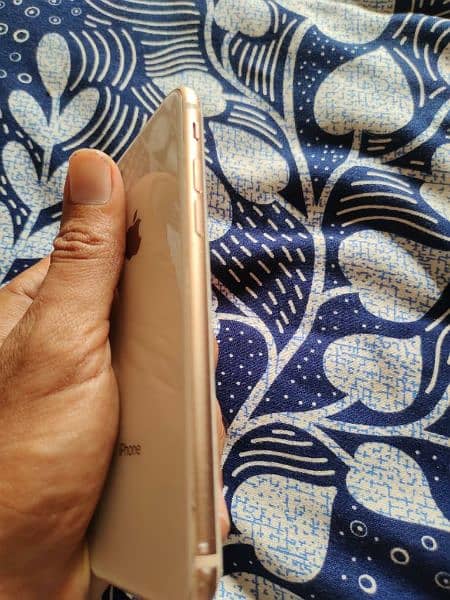 iPhone 8 64 GB Non pta  Exchange possible ha 5