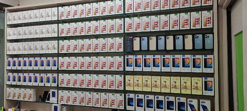 OPPO F1S  4+64 for sale with complete box 0333-4812233 9