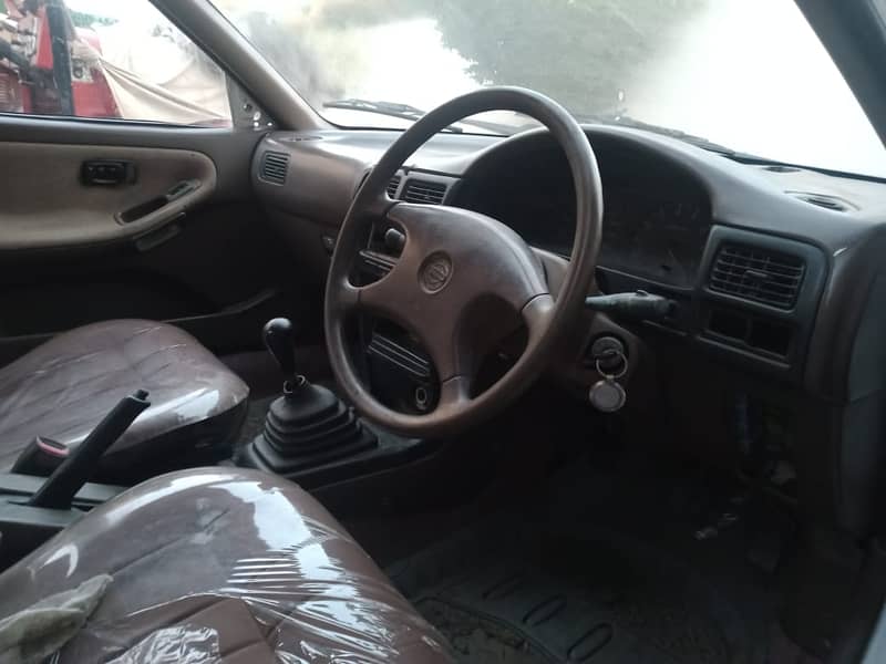 Nissan sunny 1992 / 1993 urgent sale in very good condition 1