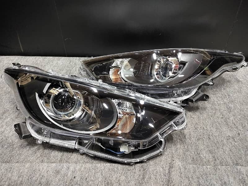 Toyota yaris japnese headlight and all parts available 0