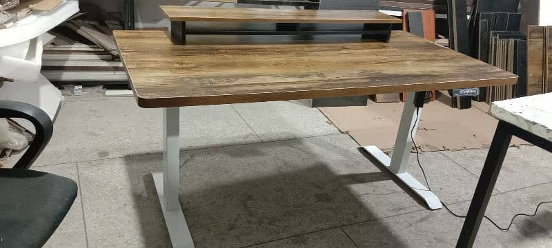 Electric table/height adjustable table/standing desk 1