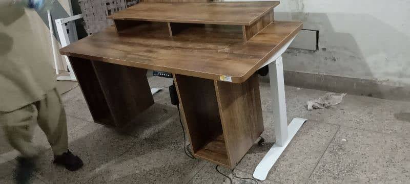 Electric table/height adjustable table/standing desk 3