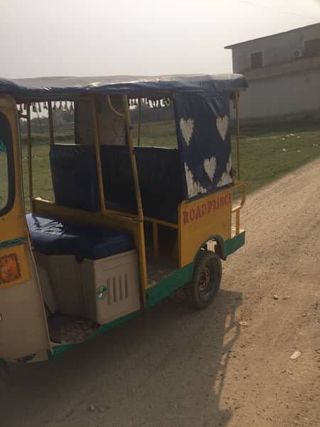 road prince auto 6 seater rikshaw for sale tyre engine excellent 1