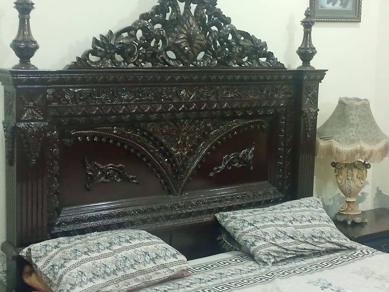 Chinuti wooden bed dresing 0/3/2/0/7/8/6/5/5/5/1 9