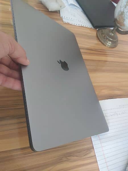 MacOS Monterey (15-inch, 2019) core i7 4