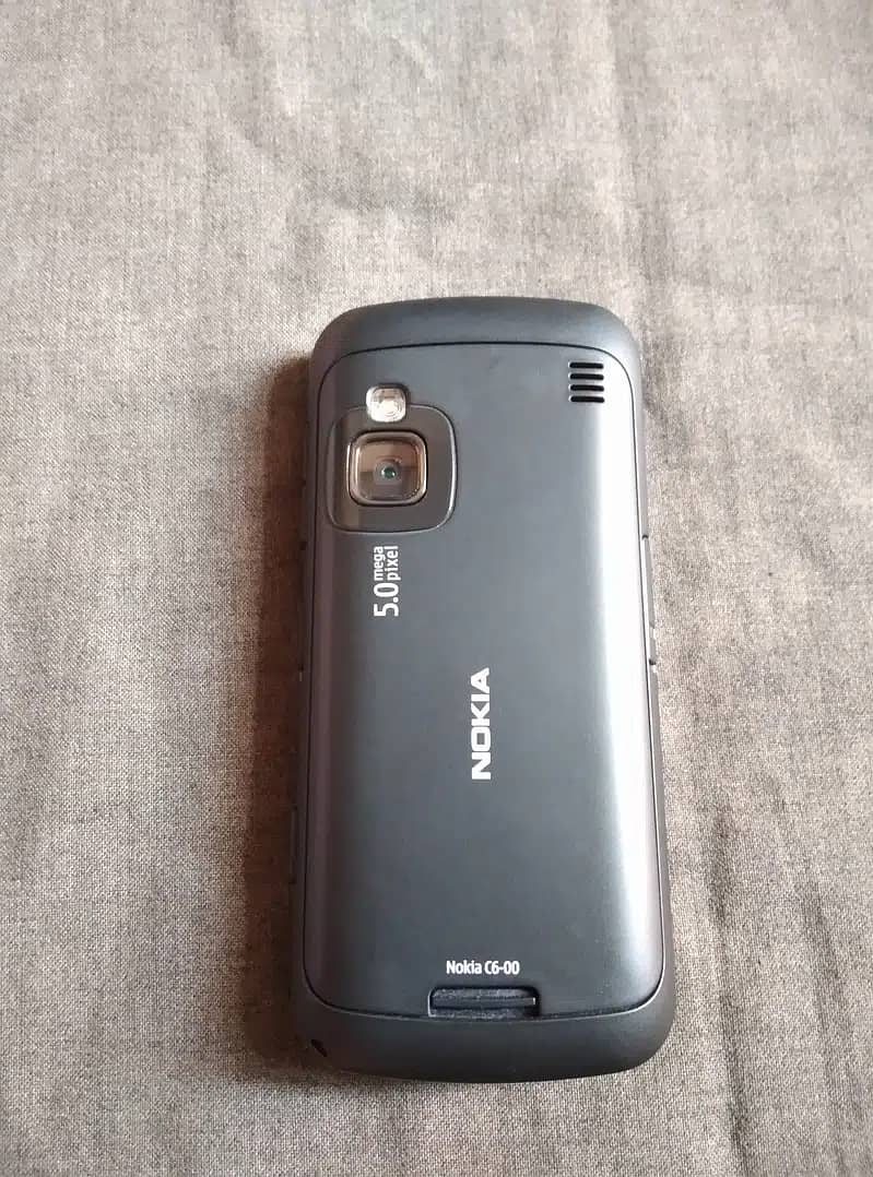 Nokia C6 4