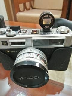 Camera with Accessories For Sale 0