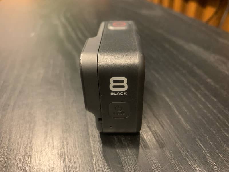 GoPro Hero8 Black+3 additional batteries & charger 2