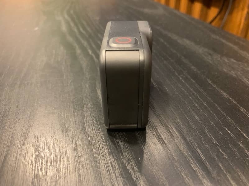 GoPro Hero8 Black+3 additional batteries & charger 3