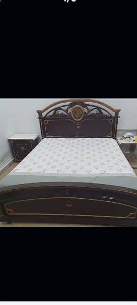 Double Bed With Complete Set 7