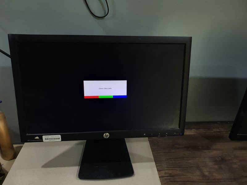 HP monitor  screen 21 inchs  for pc and Laptop use and office 2