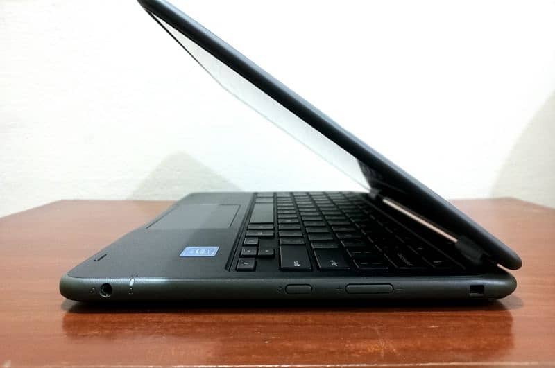 Touch Screen Dell 360° ChromeBook - Like New - No Fault 2