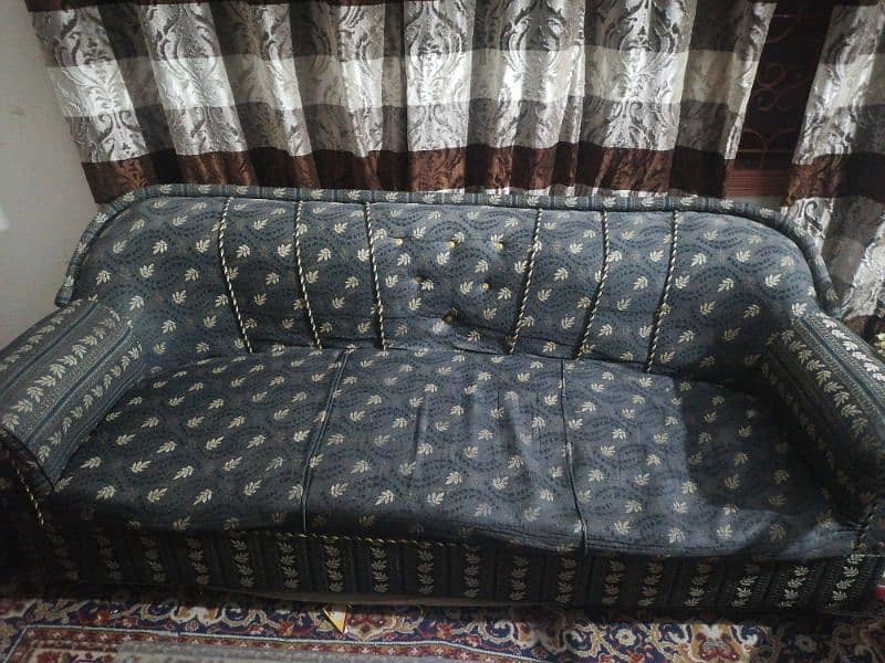 sofa set 5 sitter normal condition 0