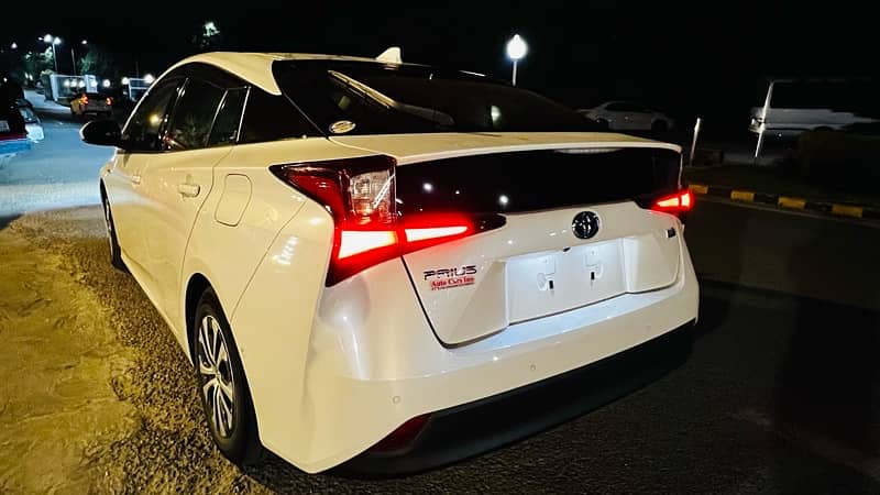 Toyota Prius 2020 6