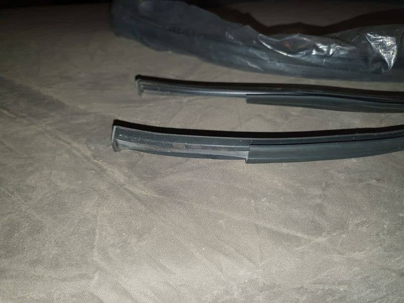 toyota belta / vitz / corolla / yaris roof molding rubber strips. 3