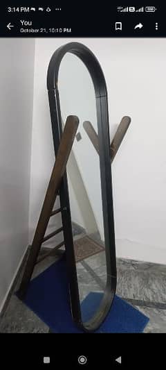 dressing mirror of habitt brand  in a very good condition