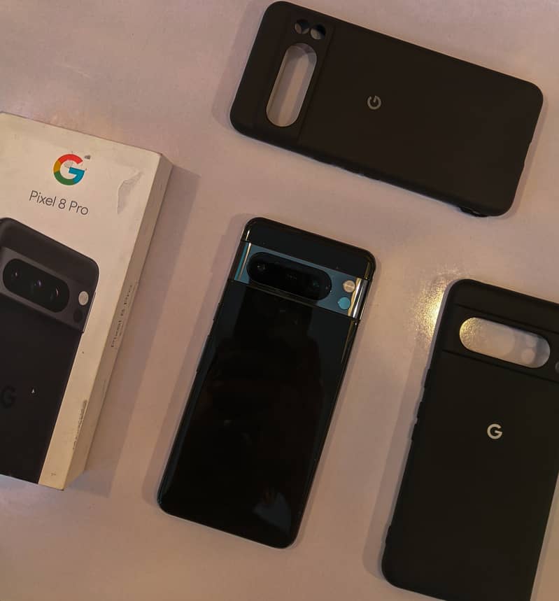 Google Pixel 8 Pro (12/256) with box and back covers 3
