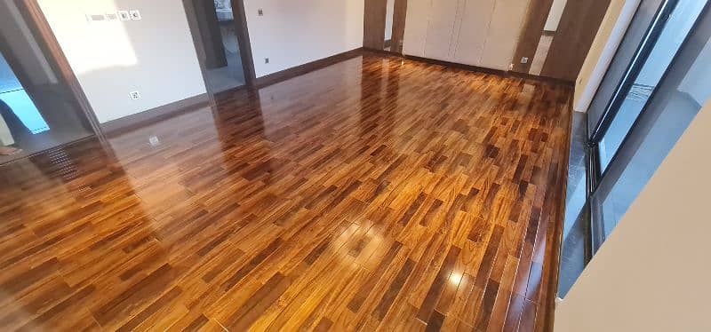 Wooden Floor, Wallpaper, vinyl floor, Window blinds, carpet tiles. 1