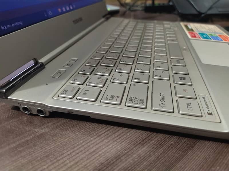 **Toshiba Dynabook R632 - Slim & light weight Laptop** 4