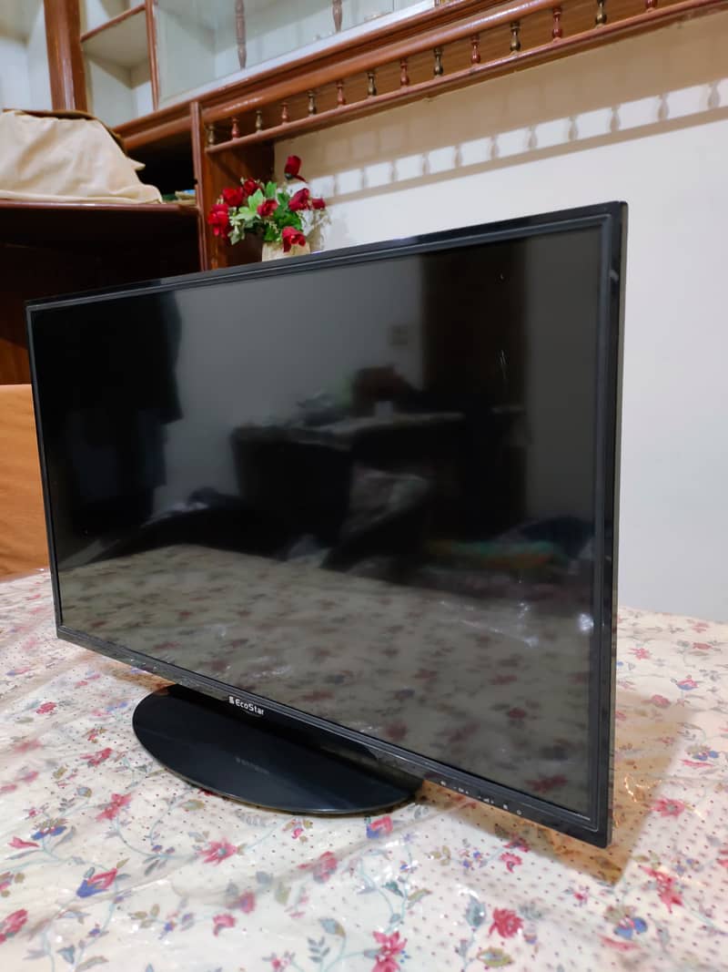 Original EcoStar LED TV 32 Inches Model CX32U557 10/10 Condition