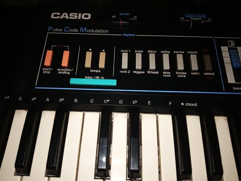 Piano Casio Japan Casiotone MT 207. 2