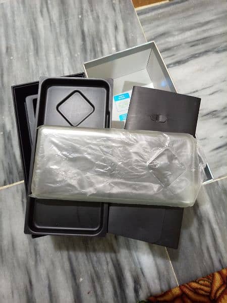 Infinix Zero 8 with full Box & accessories 10/10 6