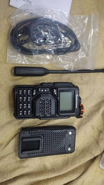 UV- 5k digital multi frequency walkie talkie ( 50 to 600) scambler 1