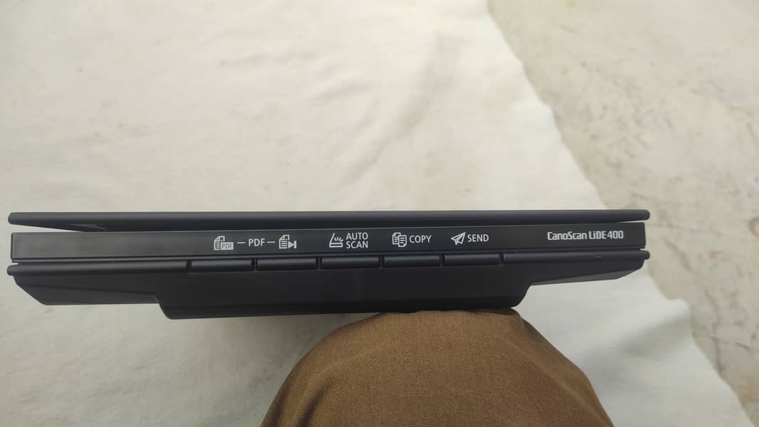 Canon Scanner Lide 400. With C type data cable. Made in  weitnam. 1