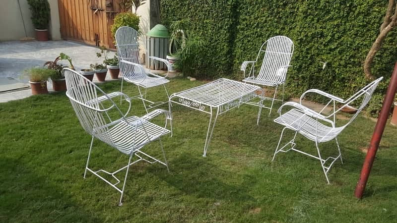 Garden Chairs with Table 0