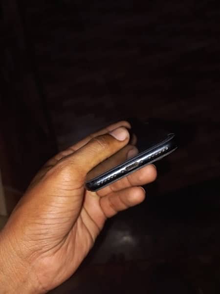 Iphone Se 2020 Non-PTA Factory unlocked 2